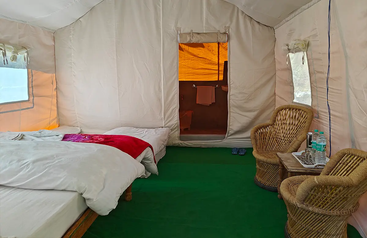 deluxe-swiss-tent-with-extra-bed-in-chitkul